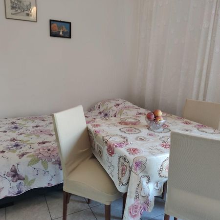 Apartments Josi - Parking And Barbecue Grebaštica المظهر الخارجي الصورة